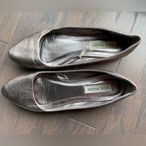 Steve Madden Bronze Flats, size 8